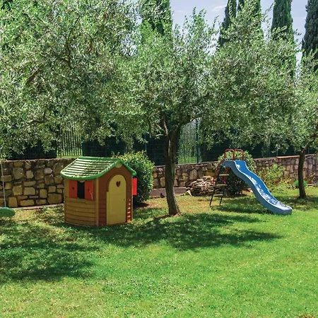 2 Bedroom Beautiful Apartment In Savudrija