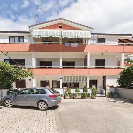 Apartment 2 Bedroom Beautiful Apartment In Savudrija *