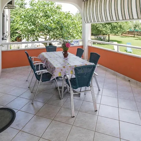 Apartmán 2 Bedroom Beautiful In Savudrija