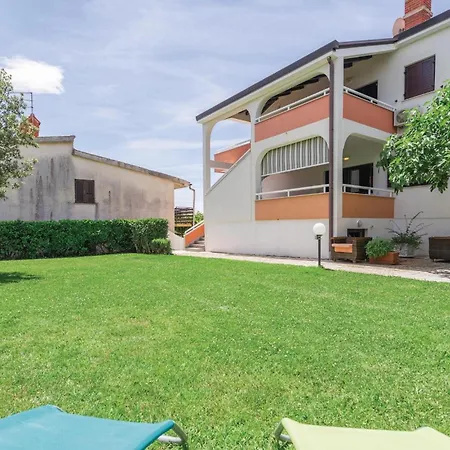 Apartmán 2 Bedroom Beautiful In