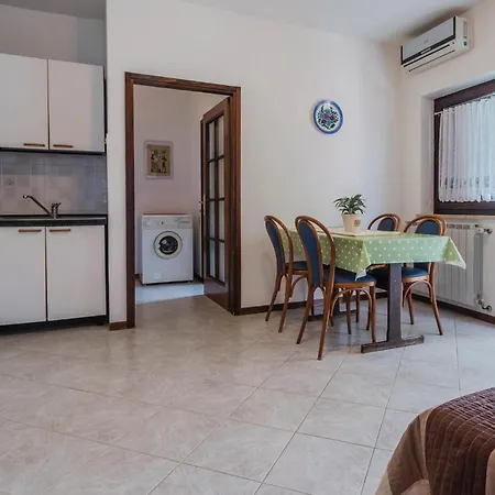 2 Bedroom Beautiful In * Savudrija