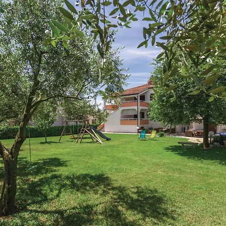 Apartmán 2 Bedroom Beautiful In